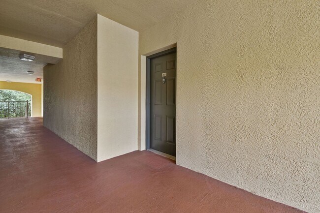 Foto del edificio - Stylish and luxurious 1-bedroom, 1-bath condo located at The Villas at Emerald Dunes - just minut...