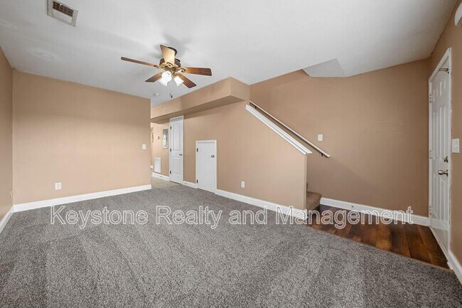 Foto del edificio - 2296-G McCormick Ln