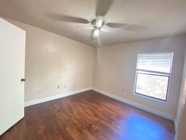 Foto del edificio - 384 Acorn Ln