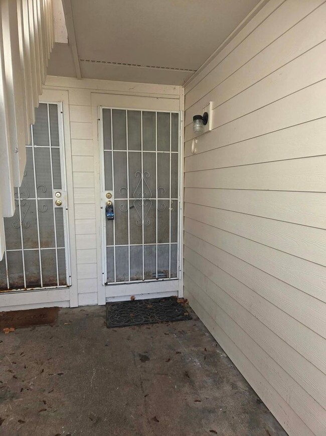 Building Photo - AR6290