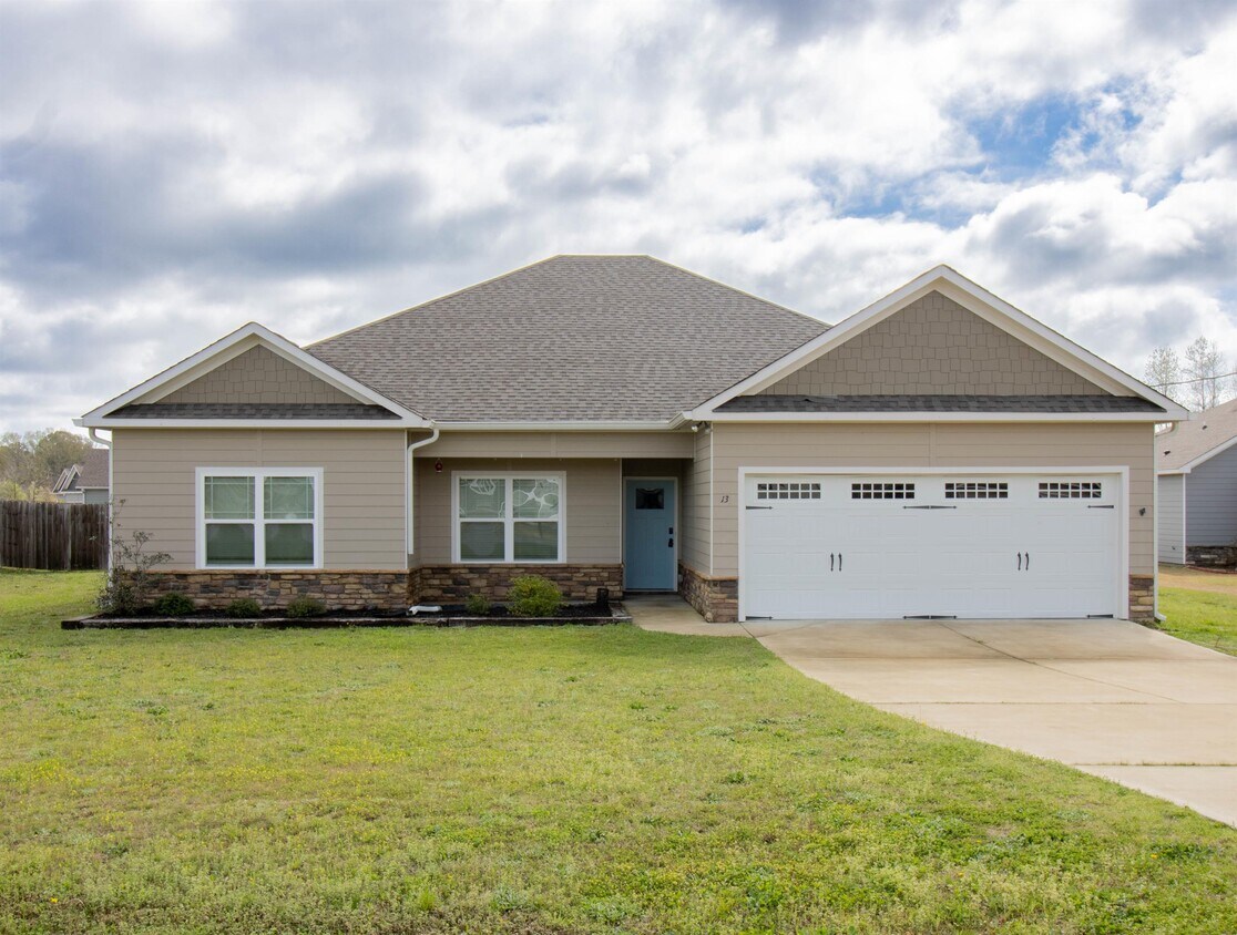 13 Eagle Nest Dr, Fort Mitchell, AL 36856 House Rental in Fort