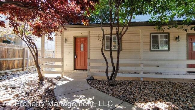 Building Photo - 3160 N Navajo Dr