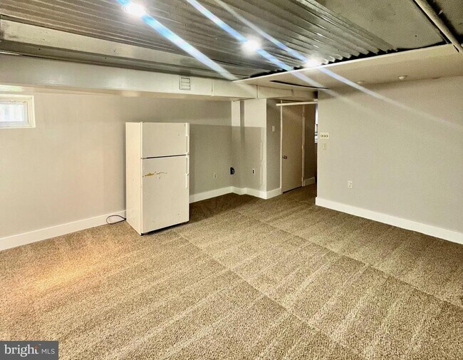 Building Photo - 13 N Rdg Rd