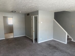 Building Photo - 4958 Caroline Dr