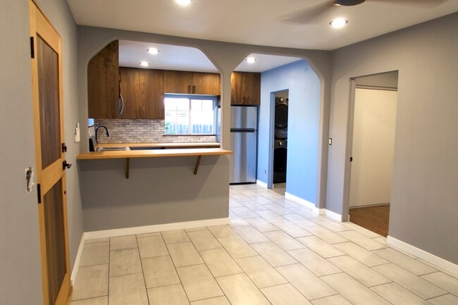 Foto del edificio - 3547 E Green St