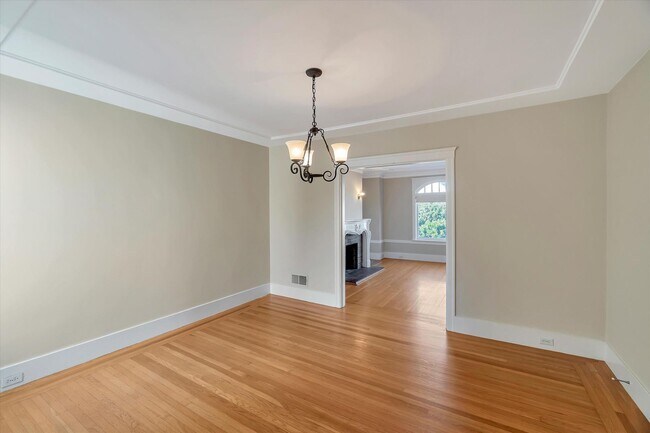 Building Photo - Grove Street 1529 - 1531