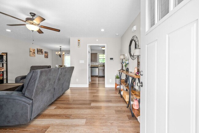 Foto del edificio - 177 Bonnell Dr