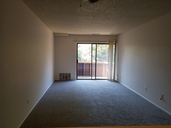 Building Photo - ONE BEDROOM UPSTAIRS CONDO BRIGHTFIELD VIL...