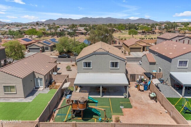 Foto del edificio - 23693 Grove St