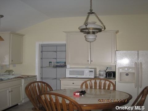 Building Photo - 22 William Penn Dr