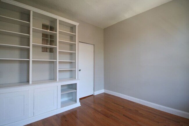 Foto del edificio - 622 E 11th St