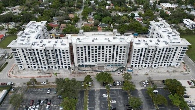 Building Photo - 12640 NE 12th Ave