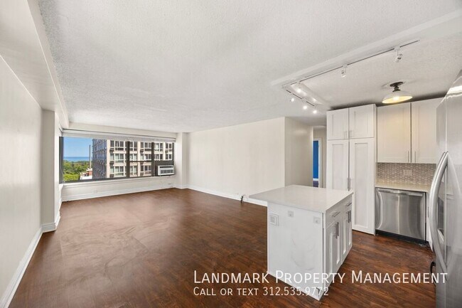 Foto del edificio - 2930 N Sheridan Rd
