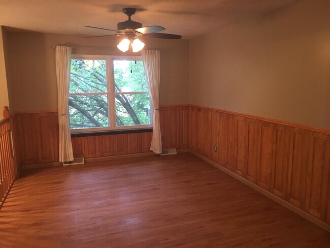 Building Photo - 4716 Salem Dr