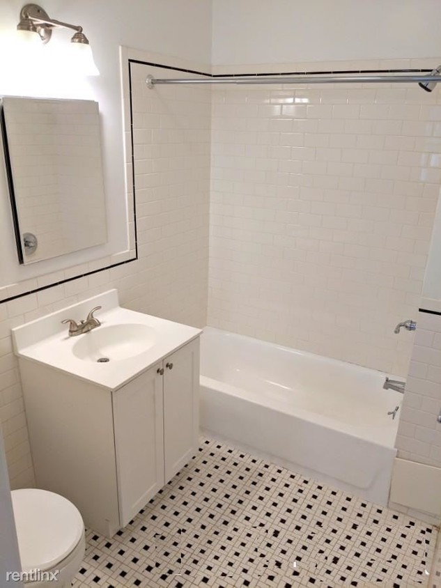 Building Photo - Studio, 1 bath Apartment - 65 W 56th St