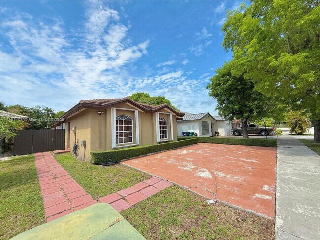 Building Photo - 13735 SW 157th St