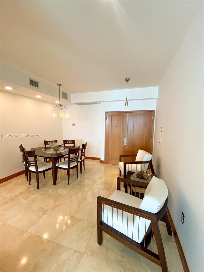 Foto del edificio - 6301 Collins Ave