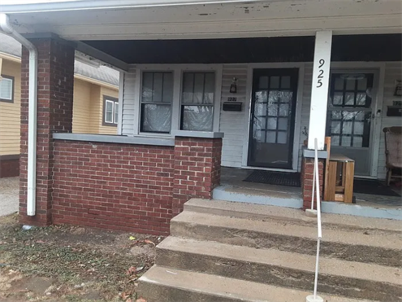 Primary Photo - 925 Dequincy St