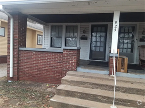 Building Photo - 925 Dequincy St