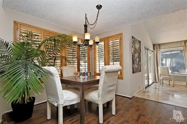 Foto del edificio - 843 Holbrook Ave