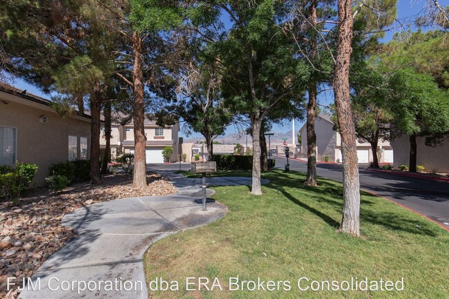 Building Photo - 3 br, 2.5 bath House - 1048 Dusty Creek St