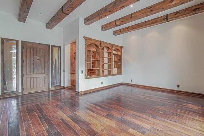 Building Photo - 15 Wade Hampton Trail