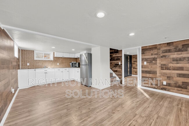 Building Photo - 202 S Middleton Rd