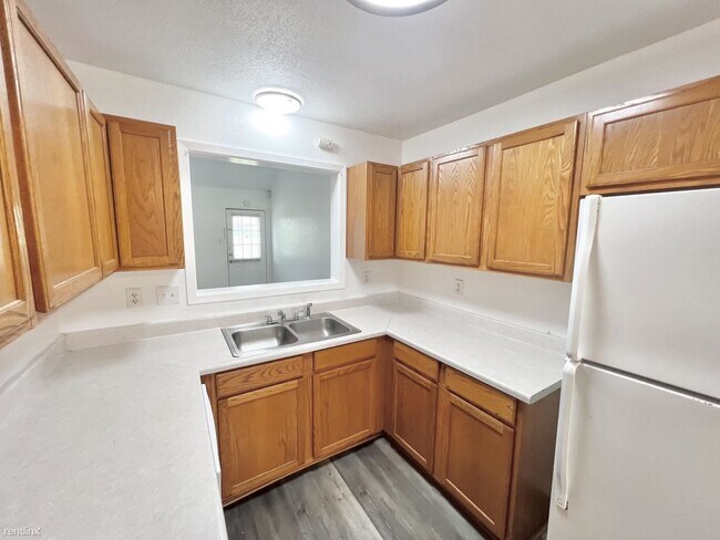Building Photo - 3 br, 1.5 bath House - 2302 Jerome Dr