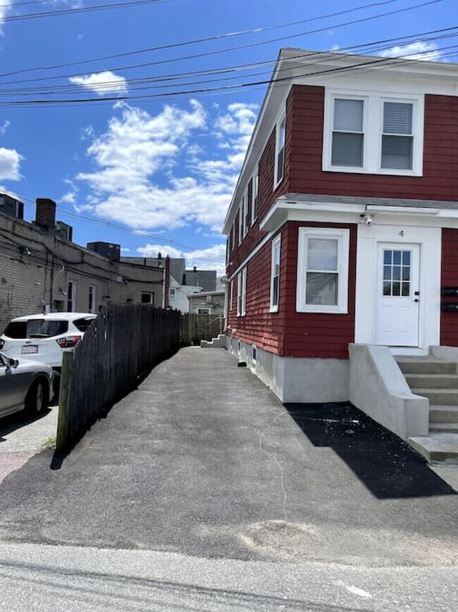 Foto del edificio - Modern Two Bedroom Condo - Near Boston