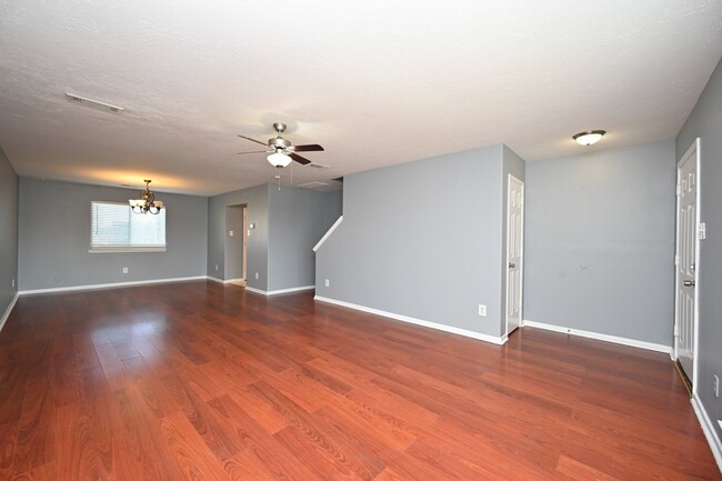 Building Photo - 7006 Biton Dr