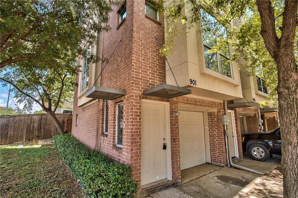 Primary Photo - 901 E Glenn Crossett St