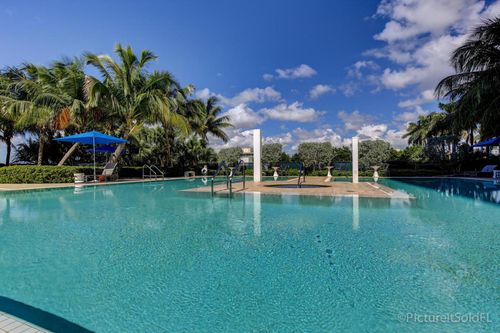 Foto del edificio - 1 N Ocean Blvd
