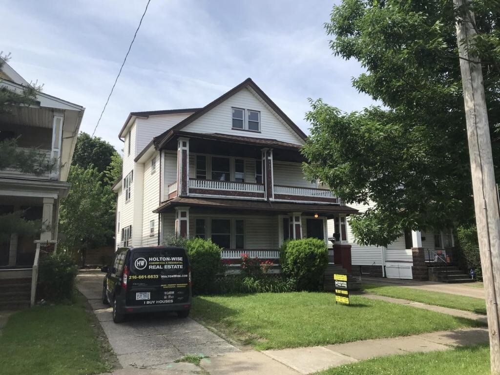 Primary Photo - 10111 Almira Avenue #Down