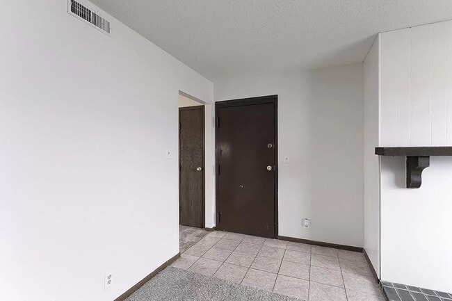 Building Photo - 4106 Baldwin Ave