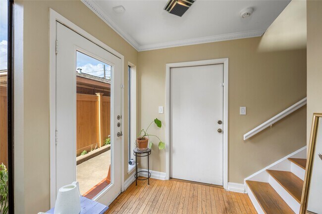 Foto del edificio - 2415 Dunlavy St