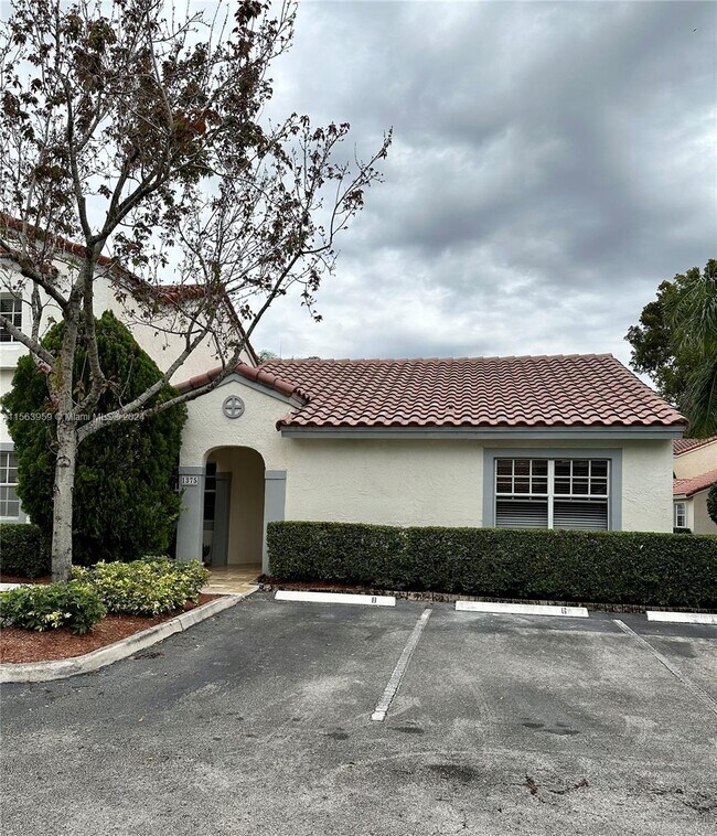 Foto del edificio - 1375 Cottonwood Cir