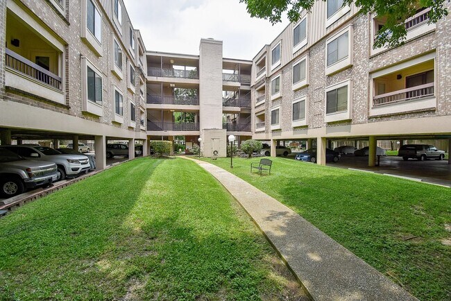 Foto del edificio - 2211 S Braeswood Blvd