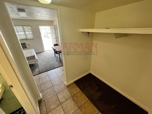 Foto del edificio - 1675 S State St