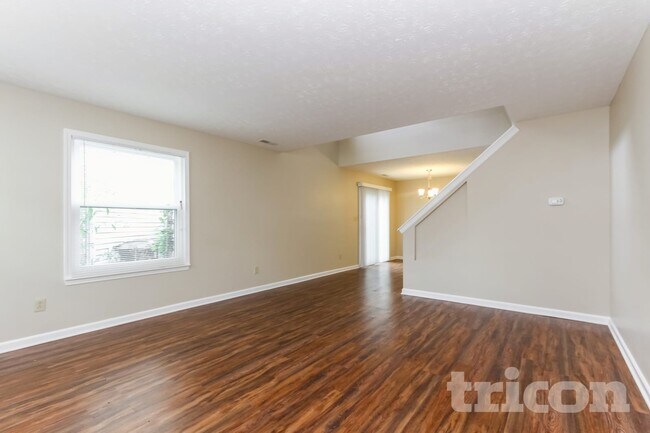 Foto del edificio - 607 Mountain Pine Dr