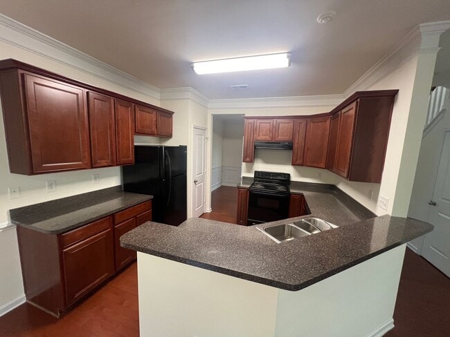 Building Photo - 5008 Centerview Dr