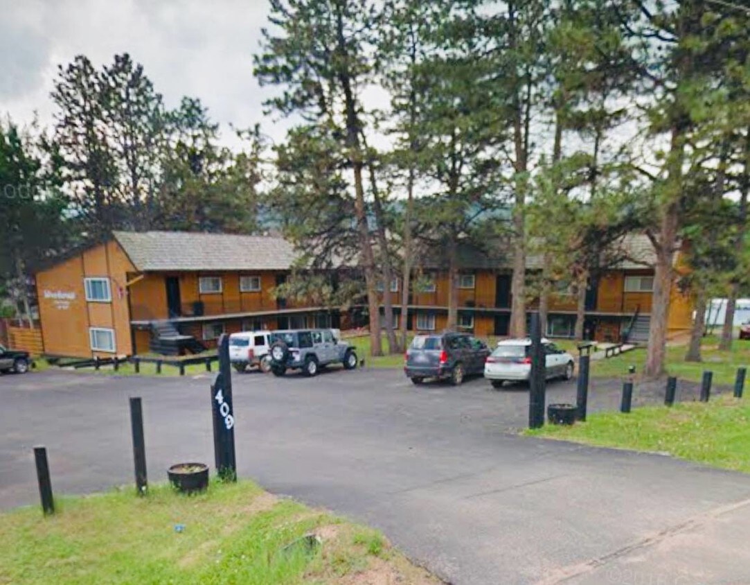 409 E Sheridan Ave, Woodland Park, CO 80863 Apartments in Woodland