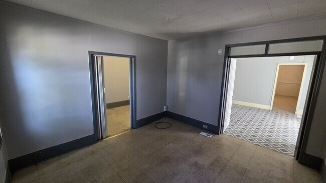 Foto del edificio - "Tons of Flex Space - Ready Now!"