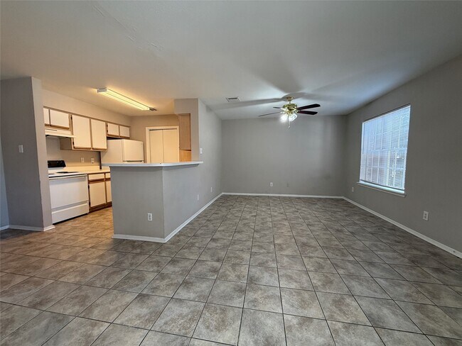 Foto del edificio - 10007 Emerald Creek Dr