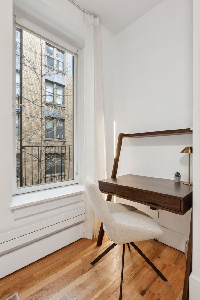 Foto del edificio - 125 E 83rd St
