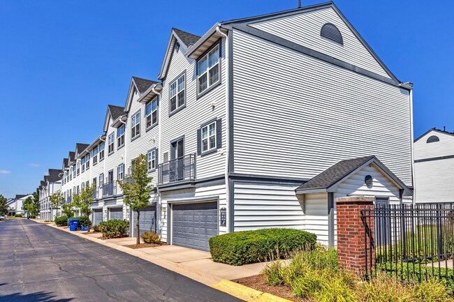 Building Photo - 336 Schubert Ct