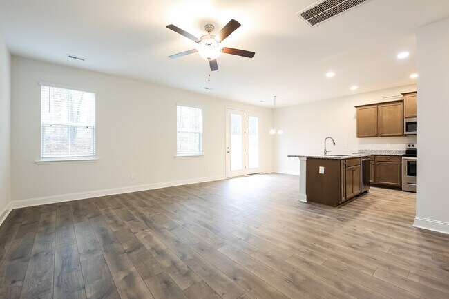 Building Photo - 151 Renwood Rd