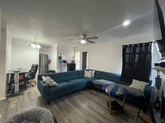 Building Photo - 1745 Crest Grove Dr