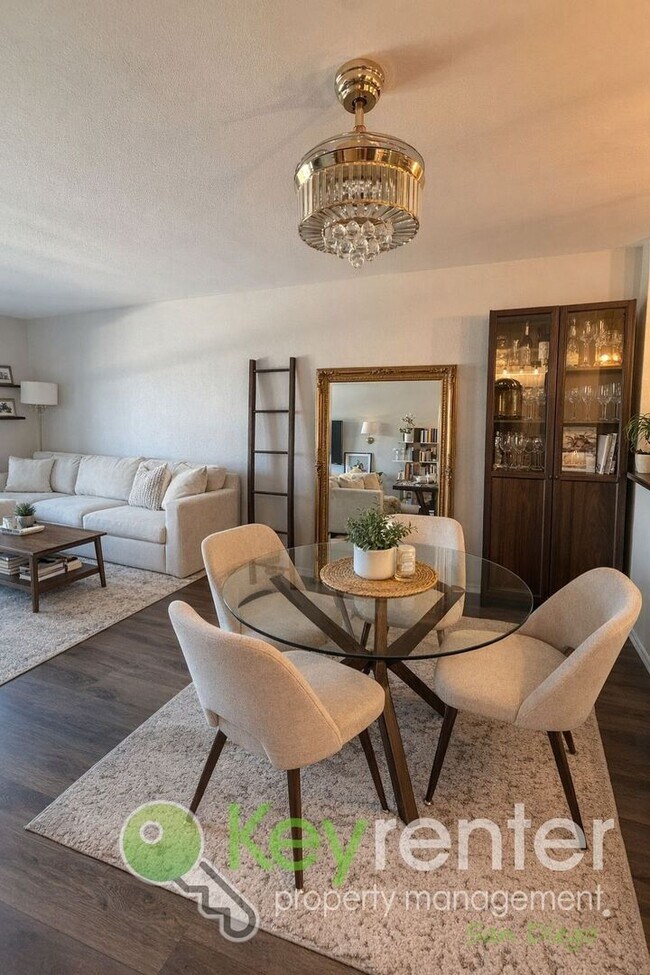 Foto del edificio - Charming & Remodeled Condo in one of San Diego's most loved neighborhoods