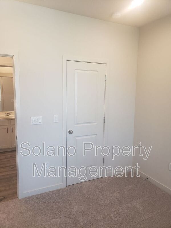 Foto del edificio - 2940 Sugar Pne St