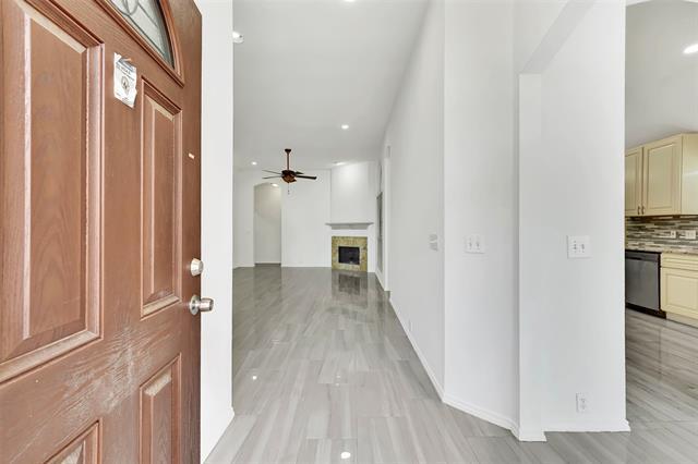 Foto del edificio - 4221 Creekstone Dr